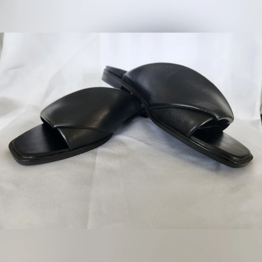Vionic Miramar Leather Sandal - Like New - Picture 2 of 5
